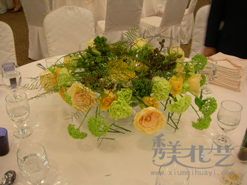 放大图片-餐桌花艺